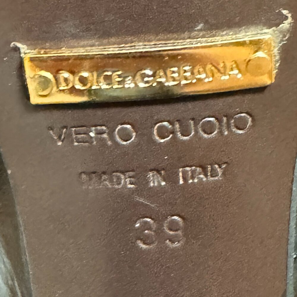 Dolce & Gabbana black pump with gold tone hardware size 39 - Picture 9 of 12